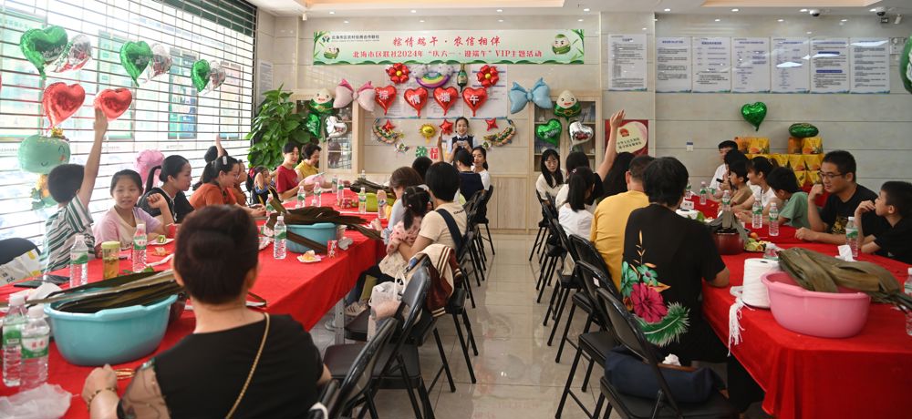金融宣讲员普及端午历史知识和防范电信诈骗知识