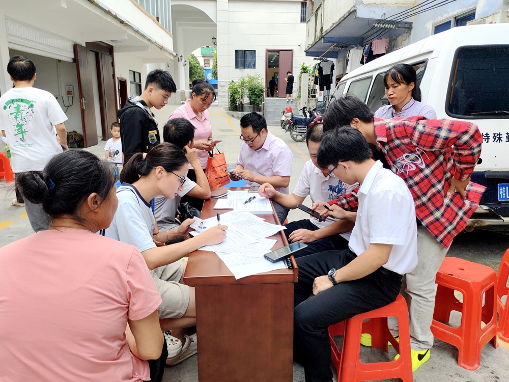农行乐业县支行：农情进校园 倾心助力开学2